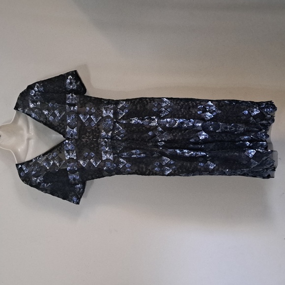 BCBGMAXAZRIA 'Samara' Sequin Lace Sheath Dress 12 - Picture 12 of 13